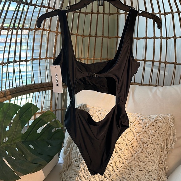Hurley 1-piece bathing suit - Picture 2 of 3